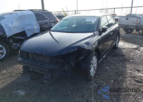 2015 Volkswagen Passat 1.8T Wolfsburg Edition z USA, uszkodzony, nr VIN 1VWAT7A31FC049421